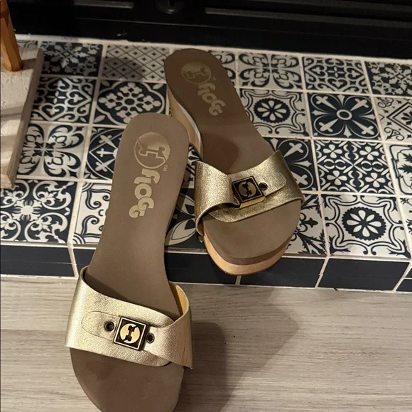 Elegant Gold Women's Sandals by Flogg - Picture 1 of 4